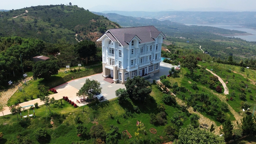 Golden Hill nhìn từ trên cao